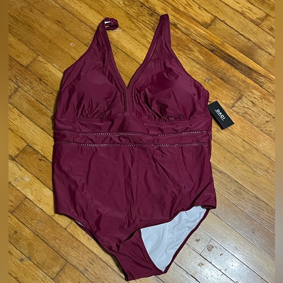 Daci burgundy one piece plus swimsuit - Picture 4 of 7